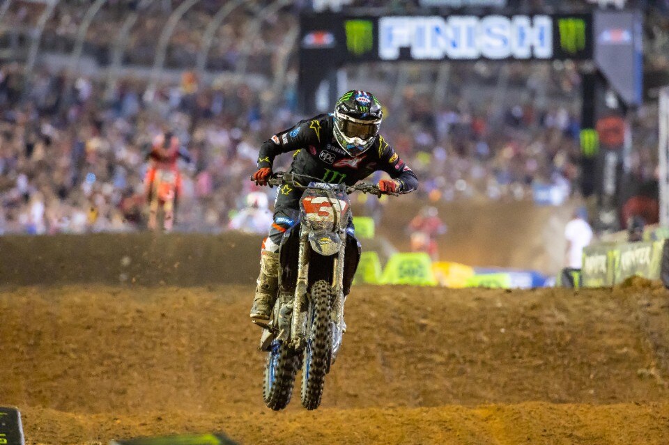 AMA Supercross 2022, record di vittorie per Eli Tomac a Daytona - VIDEO