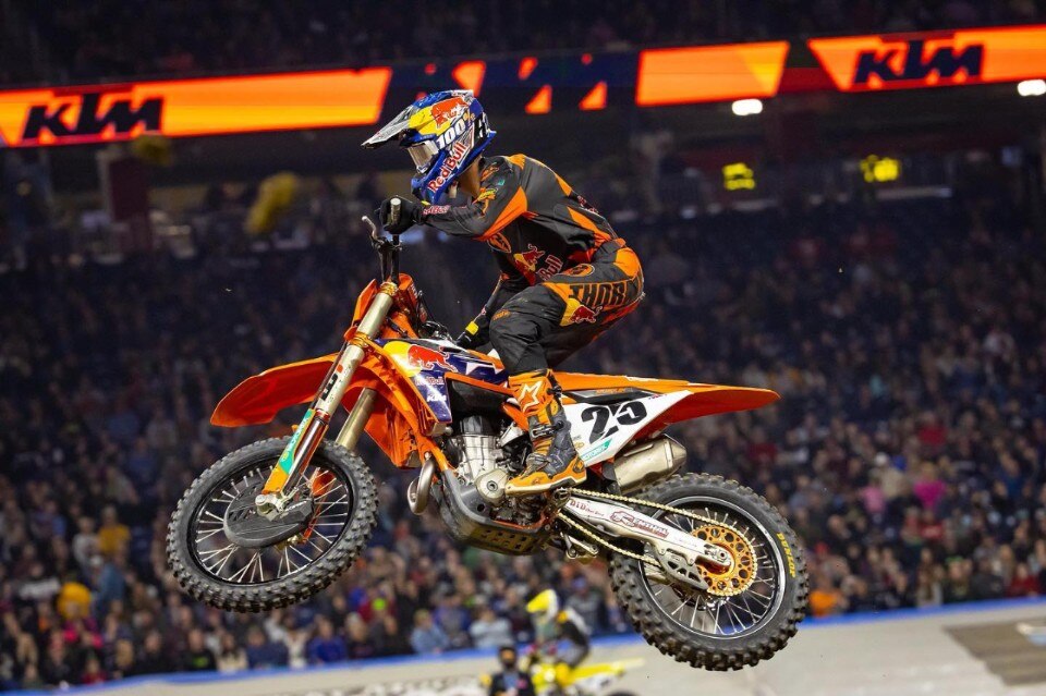 AMA Supercross 2022: Marvin Musquin vince il St. Louis Supercross Triple Crown