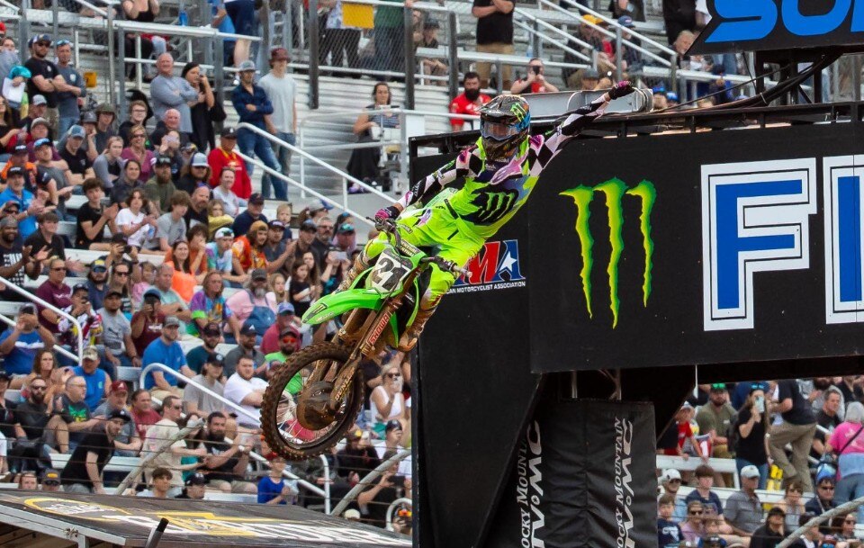 AMA Supercross 2022: Jason Anderson torna alla vittoria ad Atlanta - VIDEO