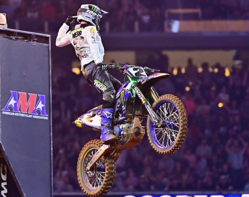 AMA Supercross 2024 Arlington doppietta Yamaha con Webb e Deegan