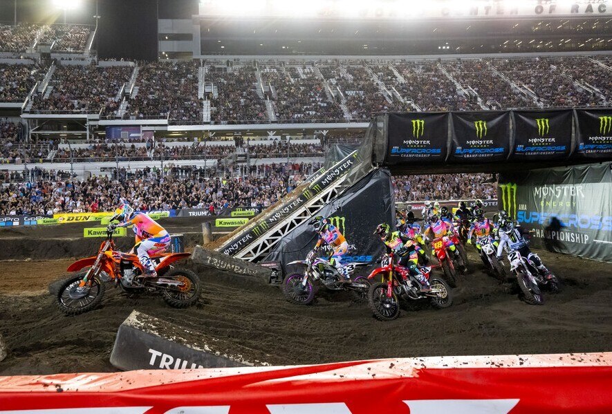 AMA Supercross 2024 Daytona le vittorie di Jett Lawrence e Tom