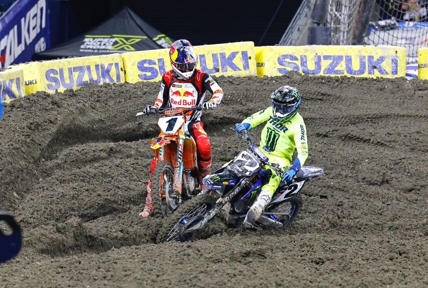 AMA Supercross 2024 - Seattle: vittoria di Webb al fotofinish su Sexton - VIDEO
