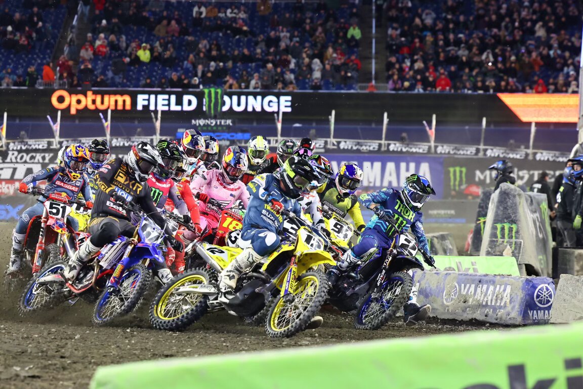 AMA Supercross 2024 - Foxborough: per Webb vittoria e leadership - VIDEO