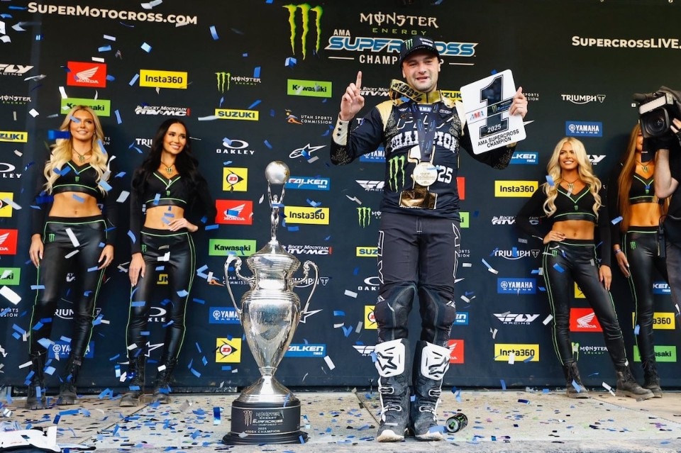 AMA Supercross 2025 - Il Campione è Cooper Webb. A Tom Vialle la 250 East [VIDEO]