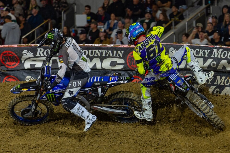 AMA Supercross 2026: Tomac si conferma e Deegan torna alla vittoria a  San Diego - VIDEO