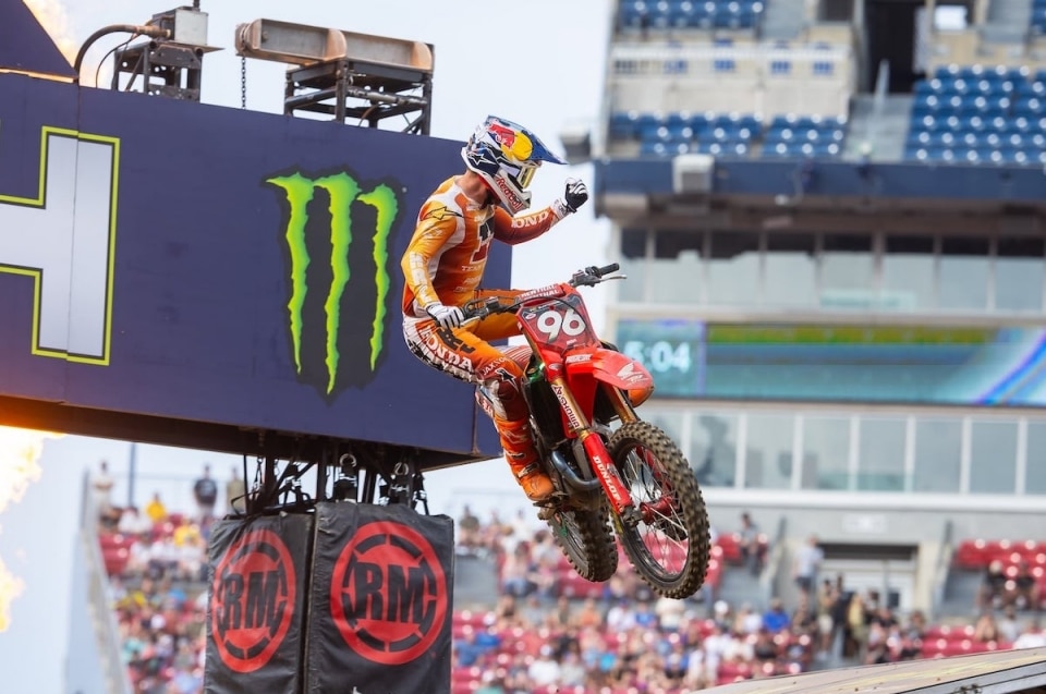 AMA Supercross 2026: a Nashville vincono Hunter Lawrence e Cole Davies - VIDEO