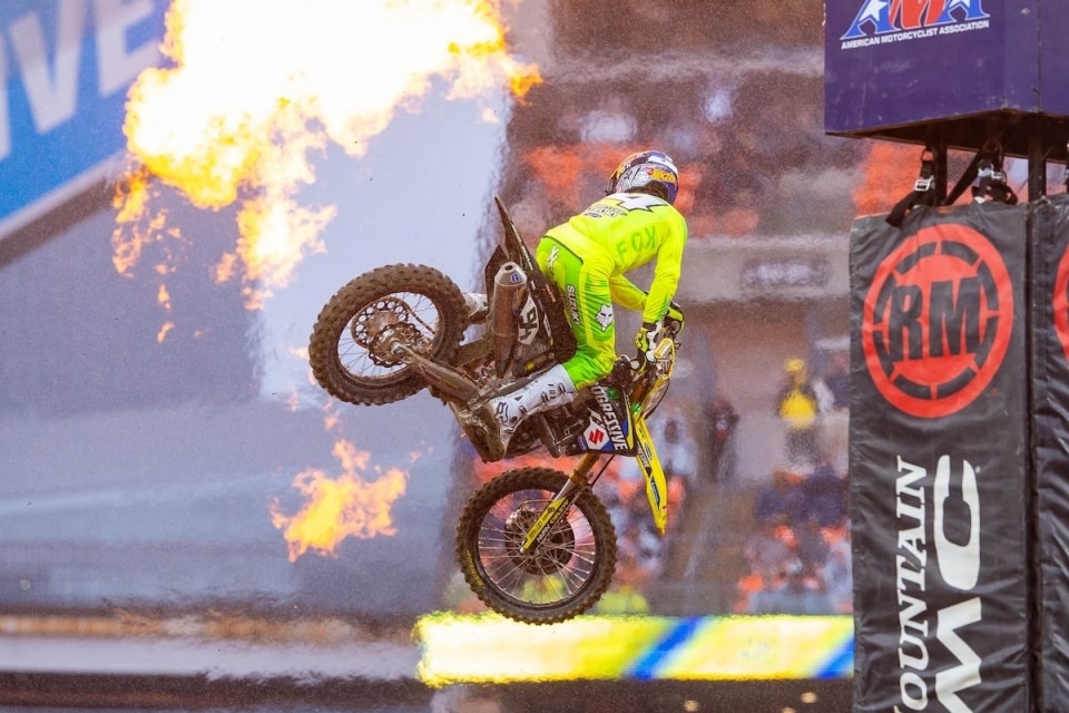 AMA Supercross 2026: Ken Roczen vince a Cleveland e si avvicina alla testa della classifica - VIDEO