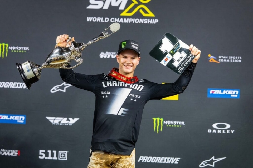 AMA Supercross 2026: Ken Roczen vince anche a Philadelphia e diventa leader. A Cole Davies il titolo 250 East - VIDEO