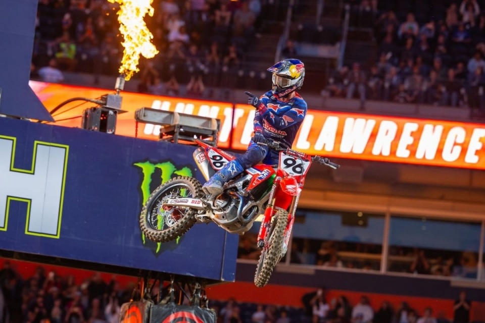 AMA Supercross 2026: Hunter Lawrence vince a Denver. Ken Roczen secondo - VIDEO