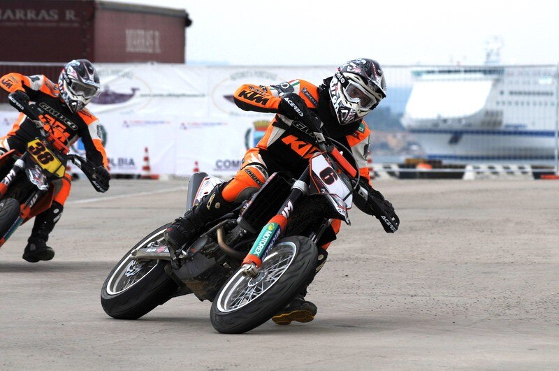 Trofeo KTM Supermoto. Negri e Pezzimenti vincono a Olbia