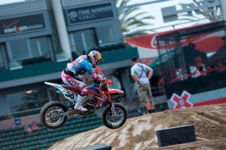 ESPN X Games 15 - Supermoto. Lazzarini in pole. Stewart cade e si infortuna