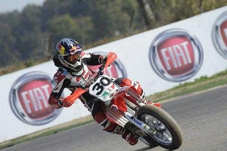 Campionato Mondiale Supermoto.  Ivan Lazzarini si aggiudica il GP di Lombardia S1