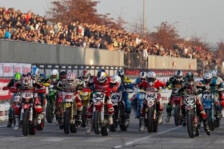 Motolive International Supermoto. Lazzarini imbattibile all'EICMA