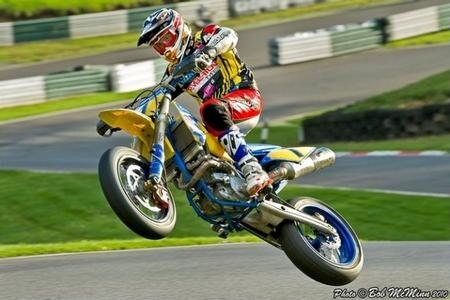 Christian Iddon is back. Ritorno in supermoto con vittoria