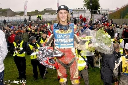 Mettet Superbiker 2011. Mauno Hermunen tra pioggia e fango