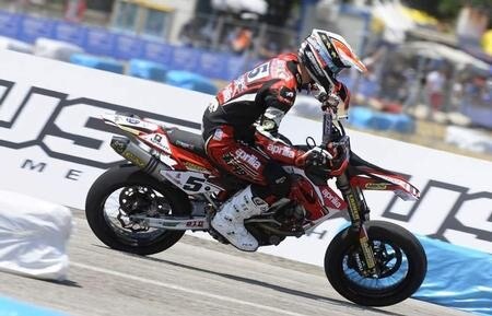 Mondiale Supermoto - GP Sicilia. Vince Adrien Chareyre. Lazzarini terzo