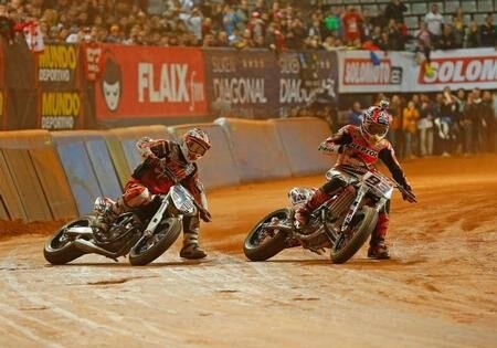 Superprestigio Dirt Track Race. Vince Brad Baker, ma Marquez regala spettacolo