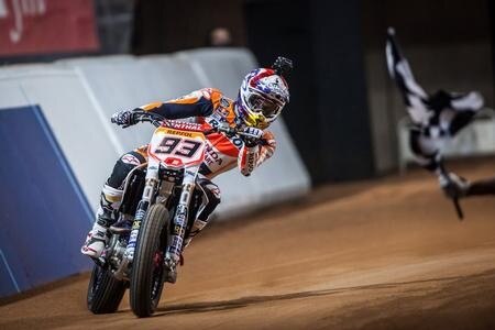 Superprestigio Dirt Track 2015. Brad Baker batte Marc Marquez - VIDEO
