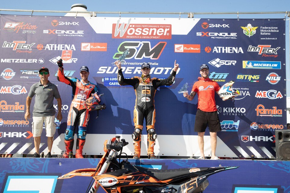 Internazionali d’Italia supermoto: Julen Avila Cortes beffa Elia Sammartin a Castelletto