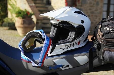 Novità caschi crossover. Just1 J14 DS Adventure Novità caschi crossover. Just1 J14 DS Adventure