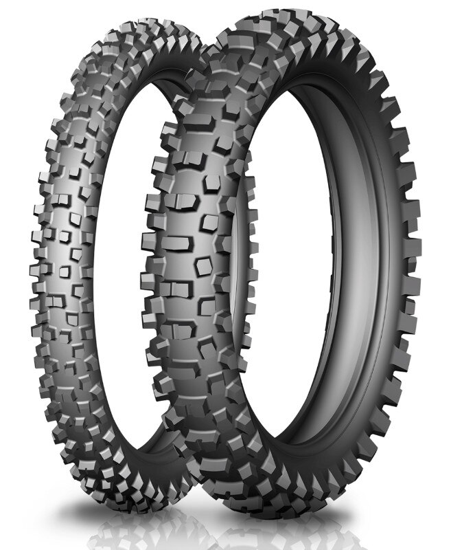 CST Tires CM 736 e CM 737