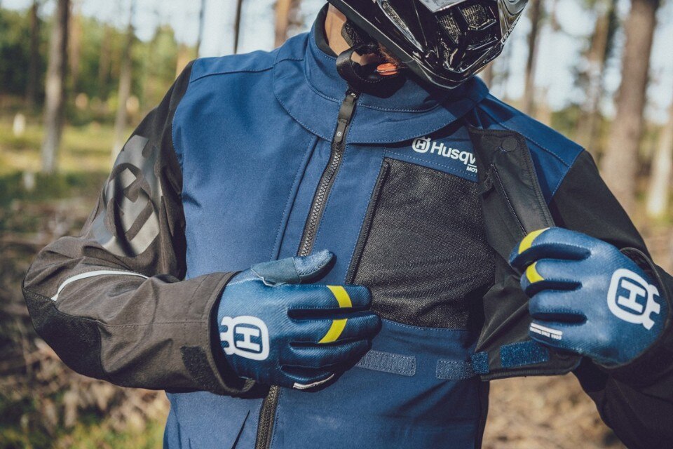 Nuova collezione abbigliamento tecnico Husqvarna 2021 Nuova collezione abbigliamento tecnico Husqvarna 2021