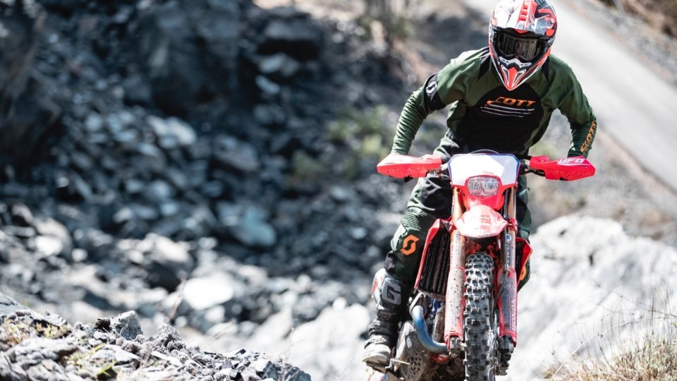 Scopri la nuova linea di abbigliamento SCOTT per l’Enduro