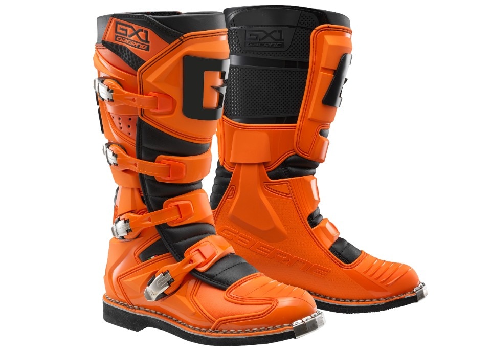 Gaerne presenta lo stivale GX.1 nelle varianti Red Black e Orange Black
