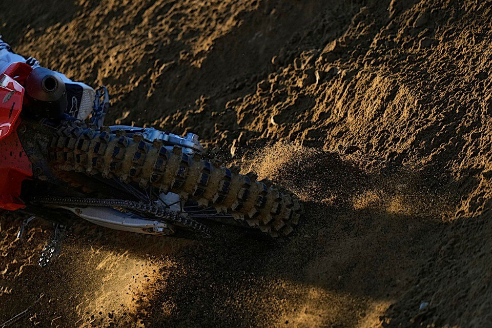 Pirelli presenta il nuovo pneumatico Scorpion MX32 Mid Soft