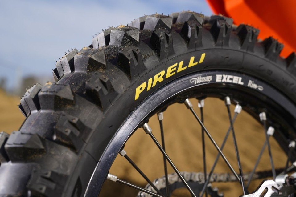 Pirelli Scorpion MX32 Mid Soft subito vincente