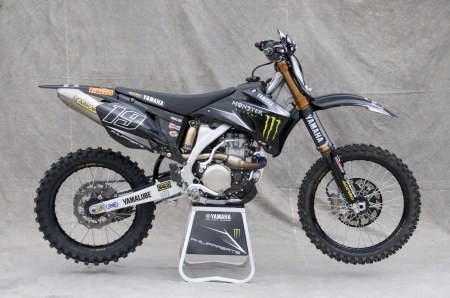 Presentata la nuova livrea. La Yamaha del Team Rinaldi senza veli