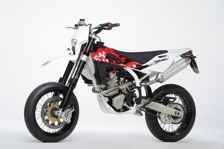 Novità a Colonia. Husqvarna SM 450 R m.y. 2009