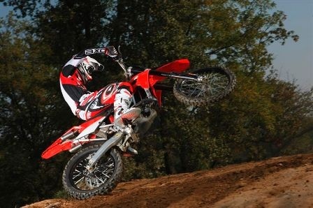 Test anteprima 2009. Aprilia MXV 4.5