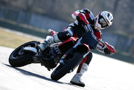 Aprilia MXV SR by V2Racing. Primi giri in pista