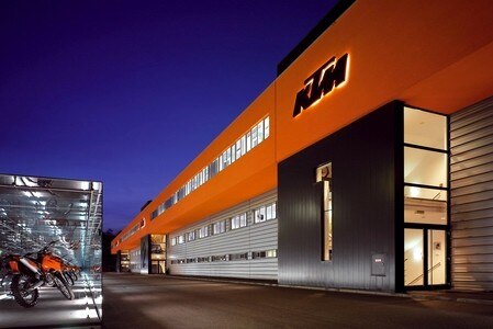 Arriva il part time alla KTM. Per metà degli operai, da maggio ad agosto