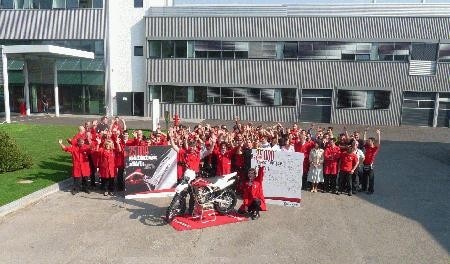Husqvarna festeggia 25.000 moto prodotte. Tante le moto prodotte dal 1 ottobre 2007 ad oggi