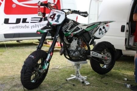 Rieju Marathon 450 Motard.  Esordio in gara a Pomposa