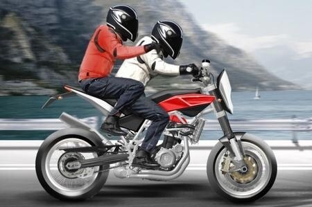 Husqvarna 900. I bozzetti della nuova maxi-Motard