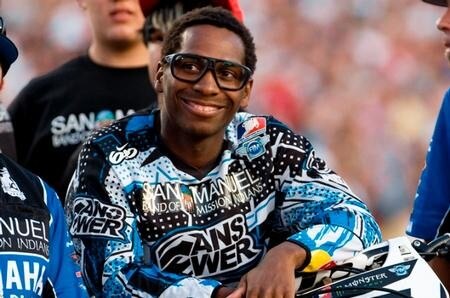 James Stewart nuovamente arrestato. Ancora il caso del "finto poliziotto"