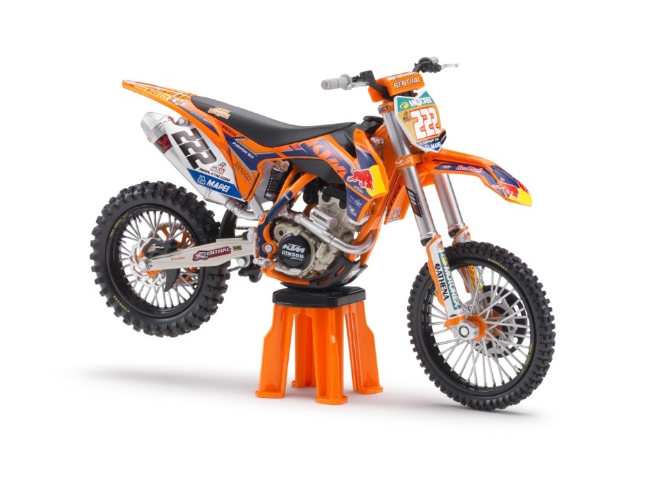 Una KTM in salotto? Facile!. Disponibili i modellini in scala 1/12