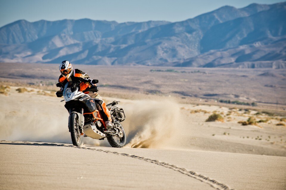 Promozione KTM 1190 Adventure. Inizia il tuo viaggio con il piede giusto