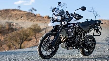 Triumph Tiger 800 XCA. La famiglia si allarga