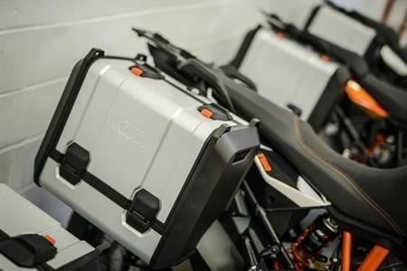 Novità per KTM Adventure. Nuovi attacchi valige