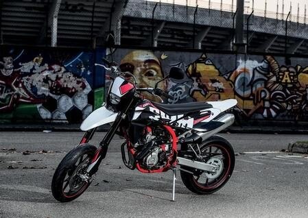 Test SWM SM125R. A scuola di motard