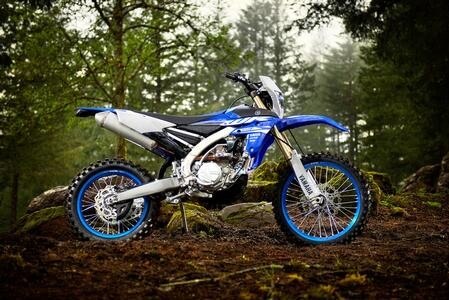 Yamaha WR250F e WR450F 2018.  L'enduro è sempre più blu