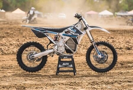 Alta Motors Redshift MX. Salgono gli investimenti, scende il prezzo