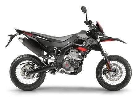Novità Aprilia 2018. Debuttano le nuove SX 125 e RX 125 Novità Aprilia 2018. Debuttano le nuove SX 125 e RX 125