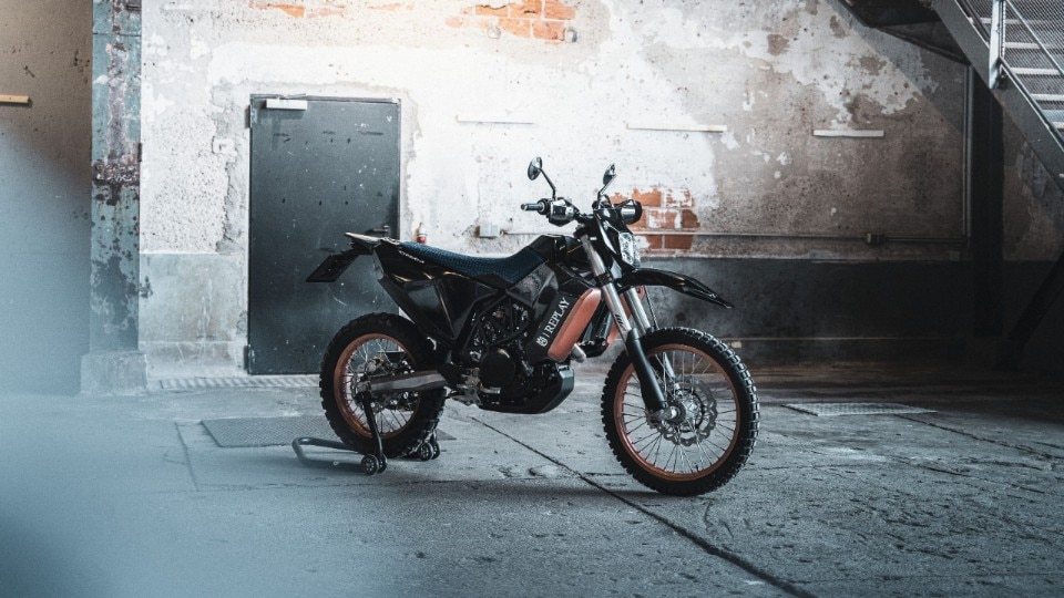 Husqvarna Supermoto 701 ed Enduro 701 LR Limited Edition by Replay