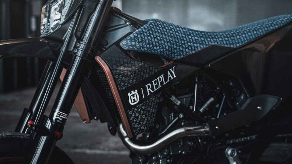 Husqvarna Supermoto 701 ed Enduro 701 LR Limited Edition by Replay Husqvarna Supermoto 701 ed Enduro 701 LR Limited Edition by Replay