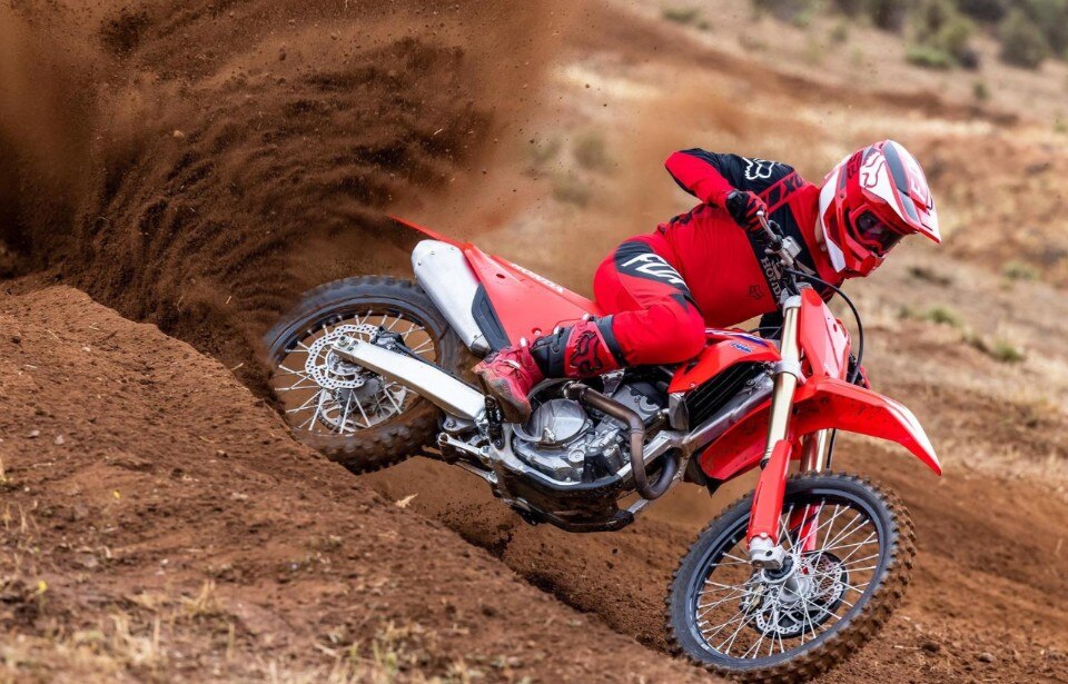 Prova la nuova HONDA CFR 250R sulla pista di Malpensa Prova la nuova HONDA CFR 250R sulla pista di Malpensa